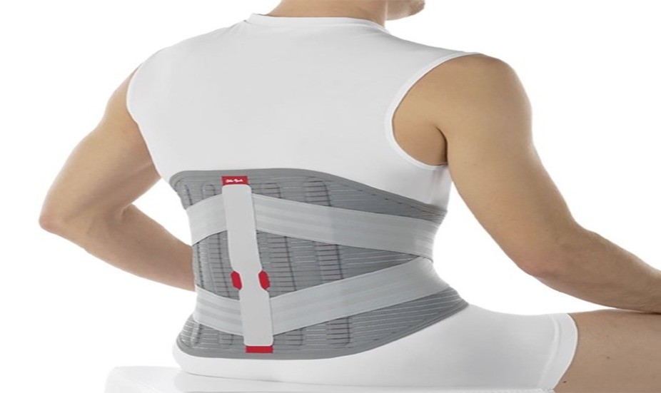 Чем отличаются ортопедические корсеты и корректоры осанки?