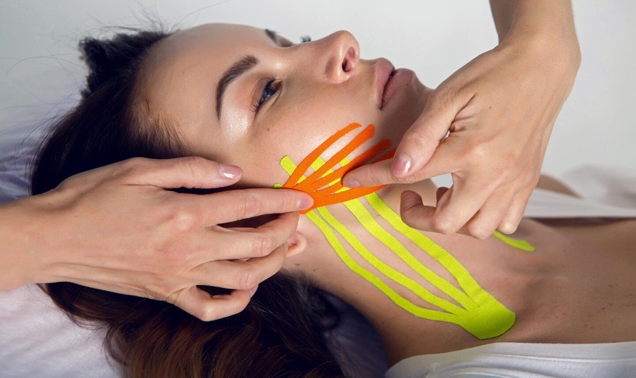 Кинезио тейпы: показания, особенности выбора и 3 важных правила нанесения