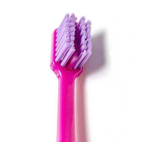 Зубная щетка Pesitro ORTHODONTIC средний уровень жесткости